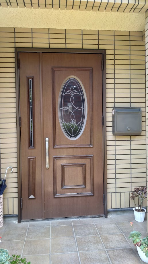 カンセイ蒲郡のYKKドアリモで玄関リフォーム！ポケットキーで快適にの施工前の写真1