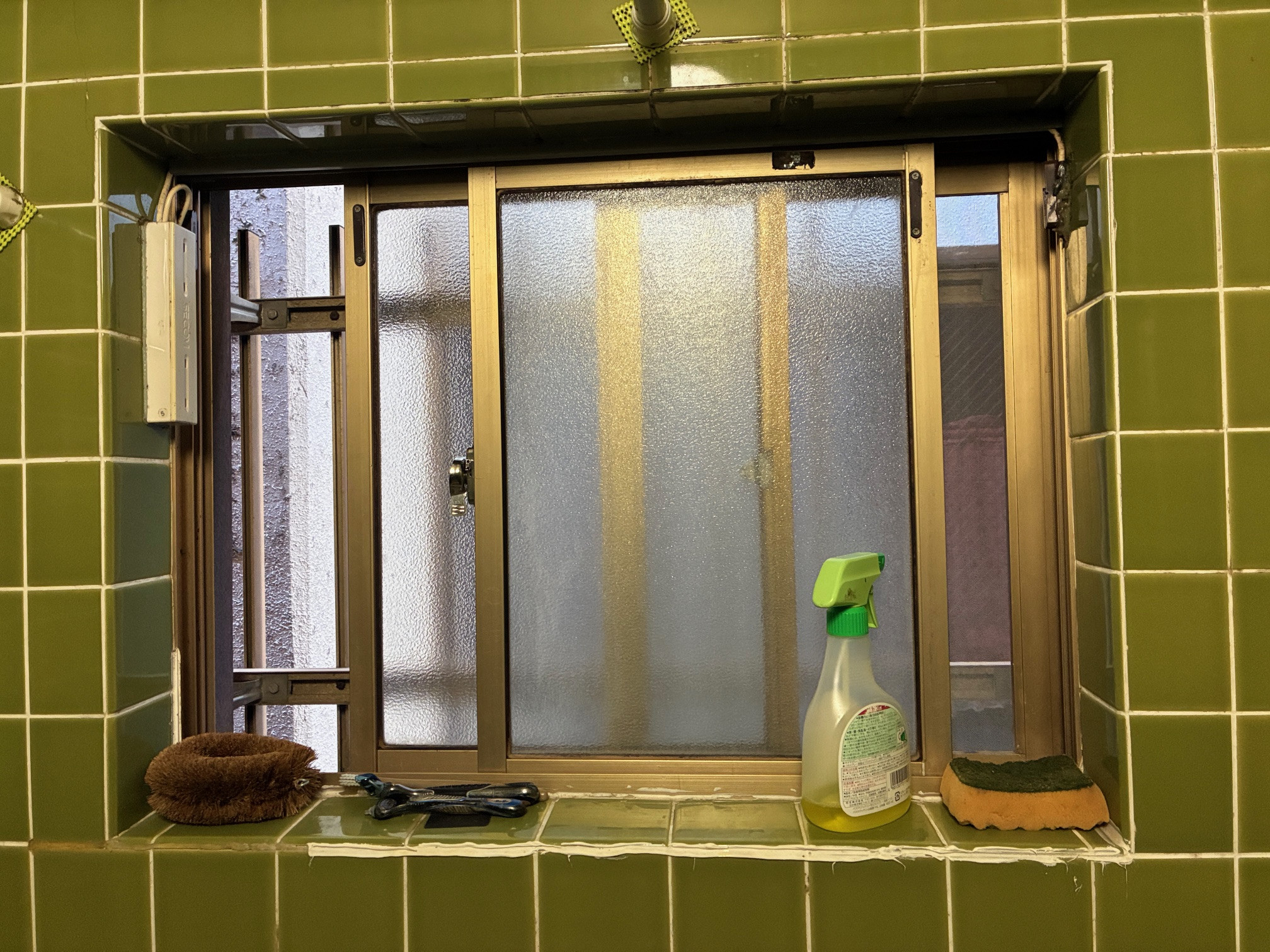 カンセイ蒲郡の内窓設置でお風呂場を暖かくの施工前の写真1