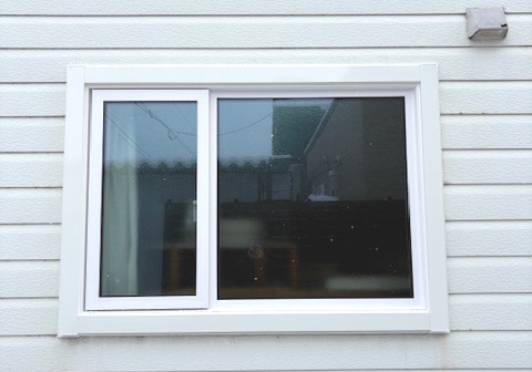 橋場ガラスのLIXIL EW(TG)トリプルガラス仕様のサッシで断熱性も遮音性も向上！の施工後の写真1