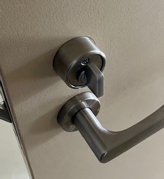 橋場ガラスの鍵の応急修理!（札幌市北区）の施工後の写真1