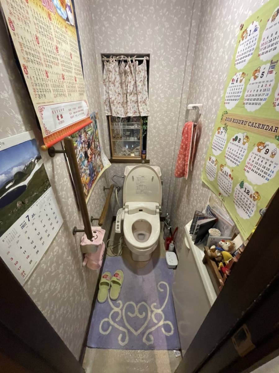 青梅トーヨー住器 青梅店のおしゃれなトイレ空間にリフォーム♪の施工前の写真1