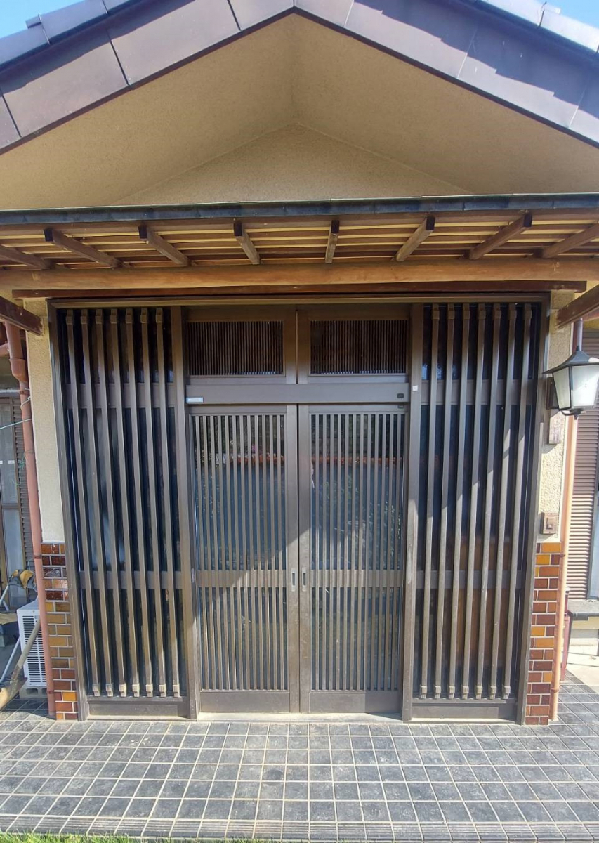 青梅トーヨー住器 青梅店のT様邸 ドアリフォーム工事【リシェント】【青梅市】の施工前の写真1