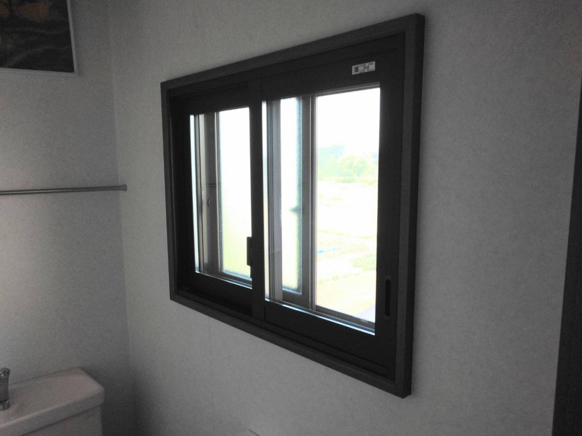 青梅トーヨー住器 青梅店の【東京都　あきる野市】忘れてはいけないトイレや洗面室、バスルームの断熱。の施工後の写真1