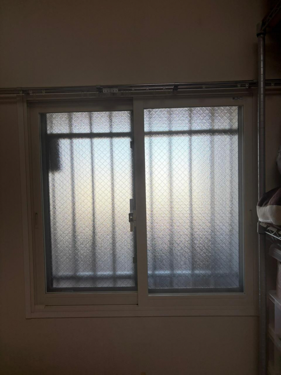 青梅トーヨー住器 青梅店の【東京都　羽村市】窓枠の色でお部屋の雰囲気が変わる？！の施工後の写真2