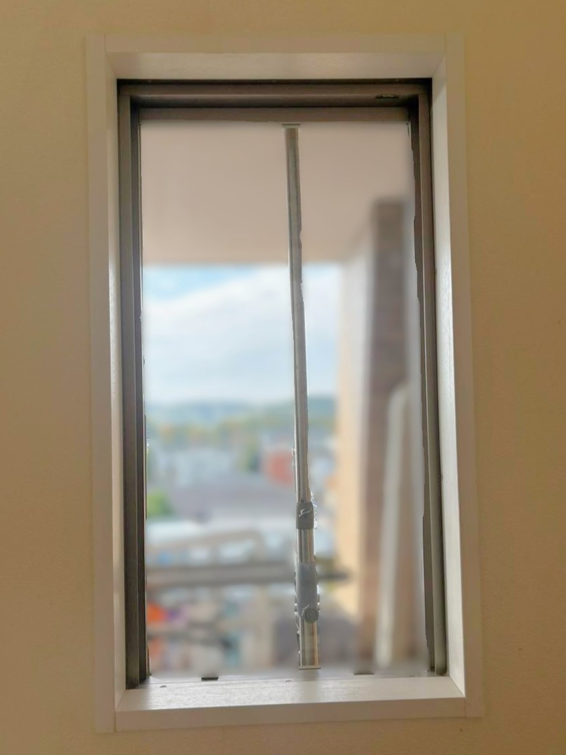 青梅トーヨー住器 青梅店の【東京都　羽村市】窓枠の色でお部屋の雰囲気が変わる？！の施工前の写真1