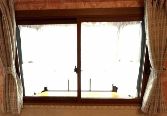 窓工房テラムラの出窓に二重窓で断熱対策をしたい施工事例写真1