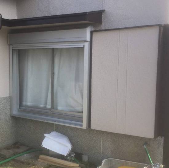 窓工房テラムラの古い雨戸から新しいシャッターに変更したい施工事例写真1