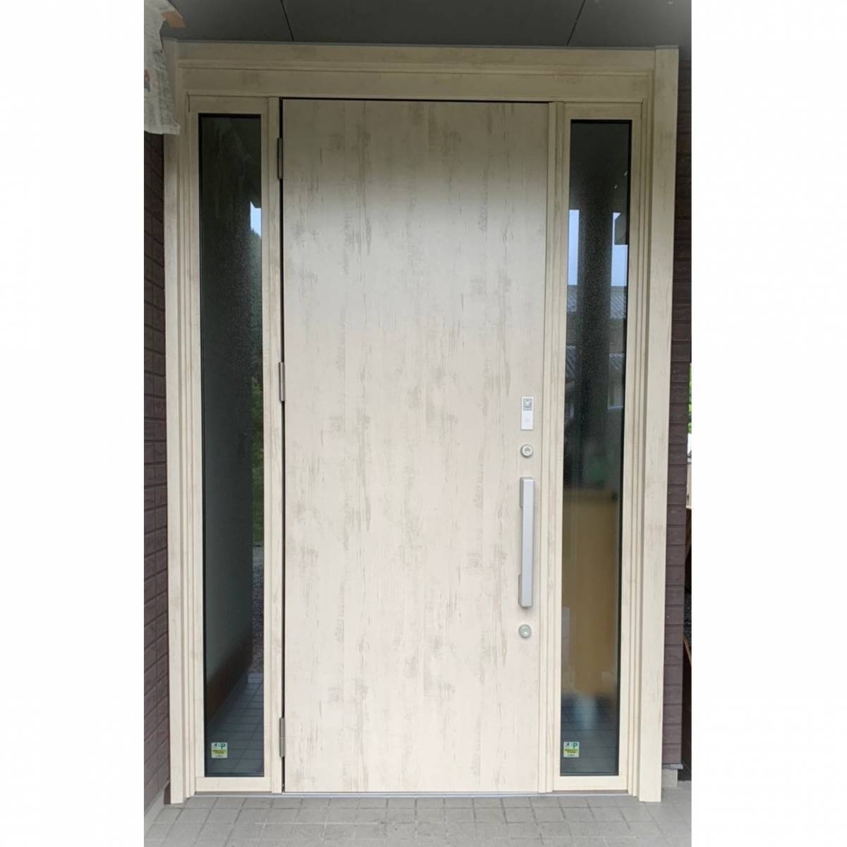 窓工房テラムラの出入りしやすく防犯性も良いドアに交換したいの施工後の写真1