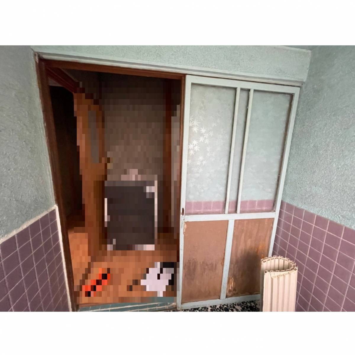 窓工房テラムラの古い木製の浴室引戸を交換したいの施工前の写真1