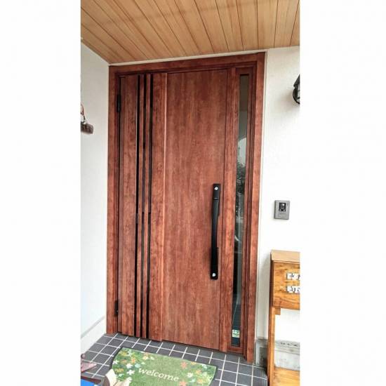 窓工房テラムラの断熱・防犯対策できる玄関ドアにしたい施工事例写真1