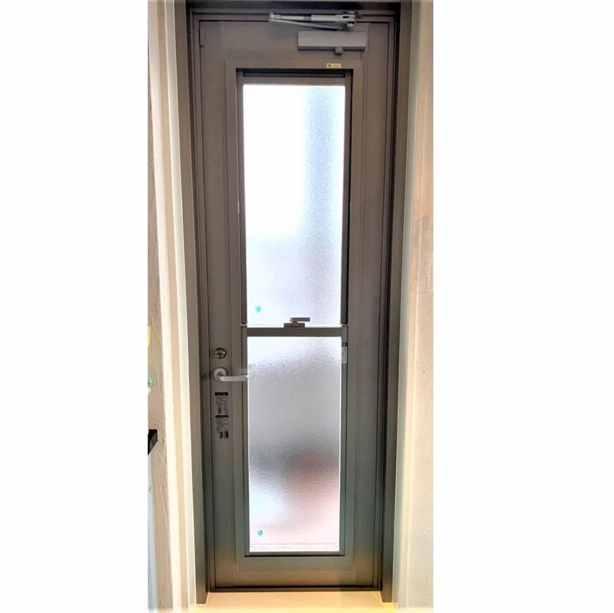 窓工房テラムラの勝手口ドアを採風のできるタイプに交換したいの施工後の写真1