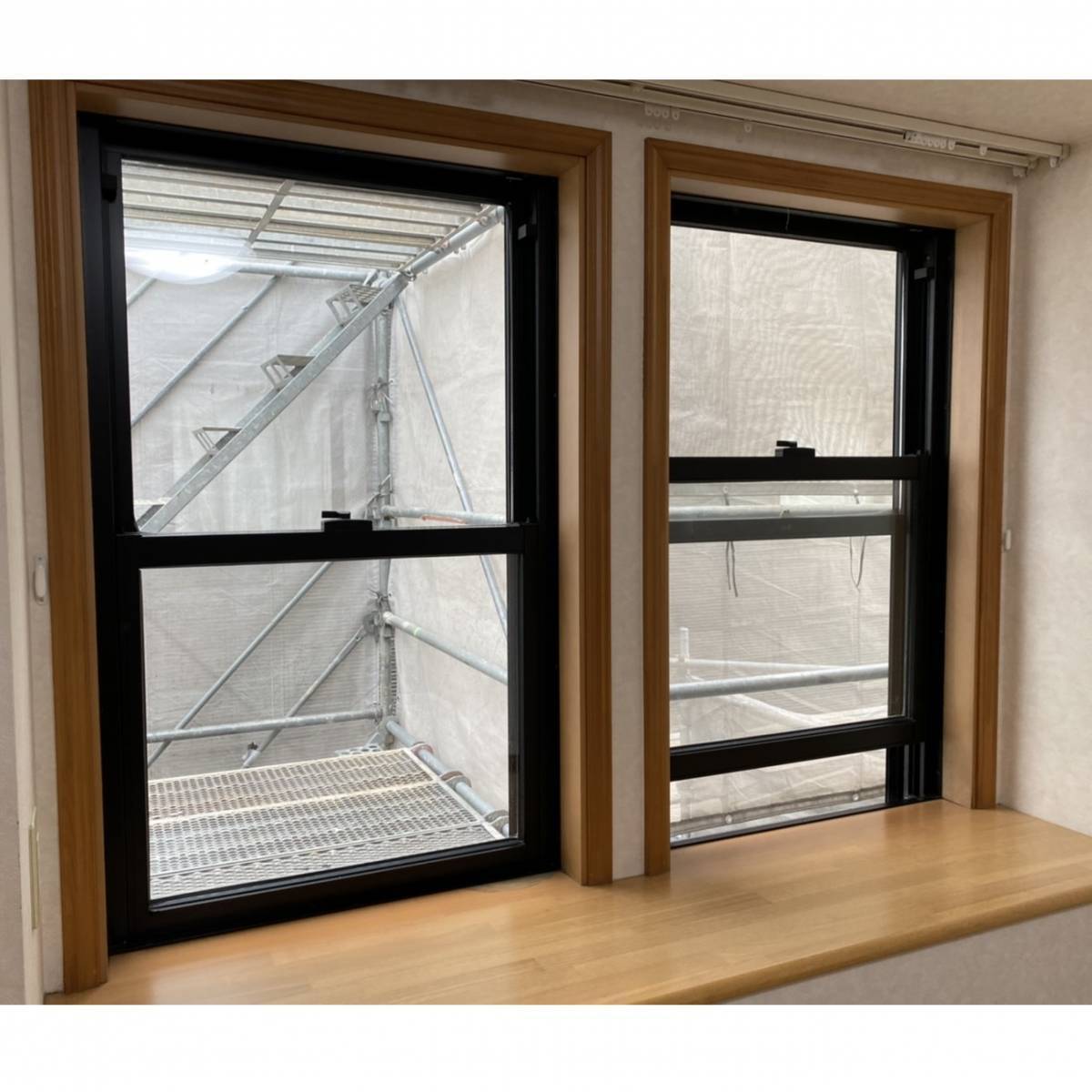 窓工房テラムラの上げ下げ窓の隙間風がひどいので、違う窓に変更したいの施工前の写真1