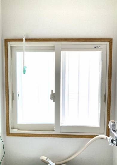 窓工房テラムラの洗面室の窓に断熱・防音対策をしたい施工事例写真1