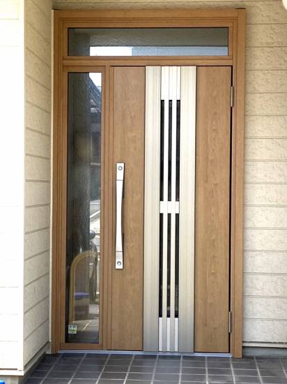 窓工房テラムラの断熱性と防犯性の良いドアに交換したい施工事例写真1
