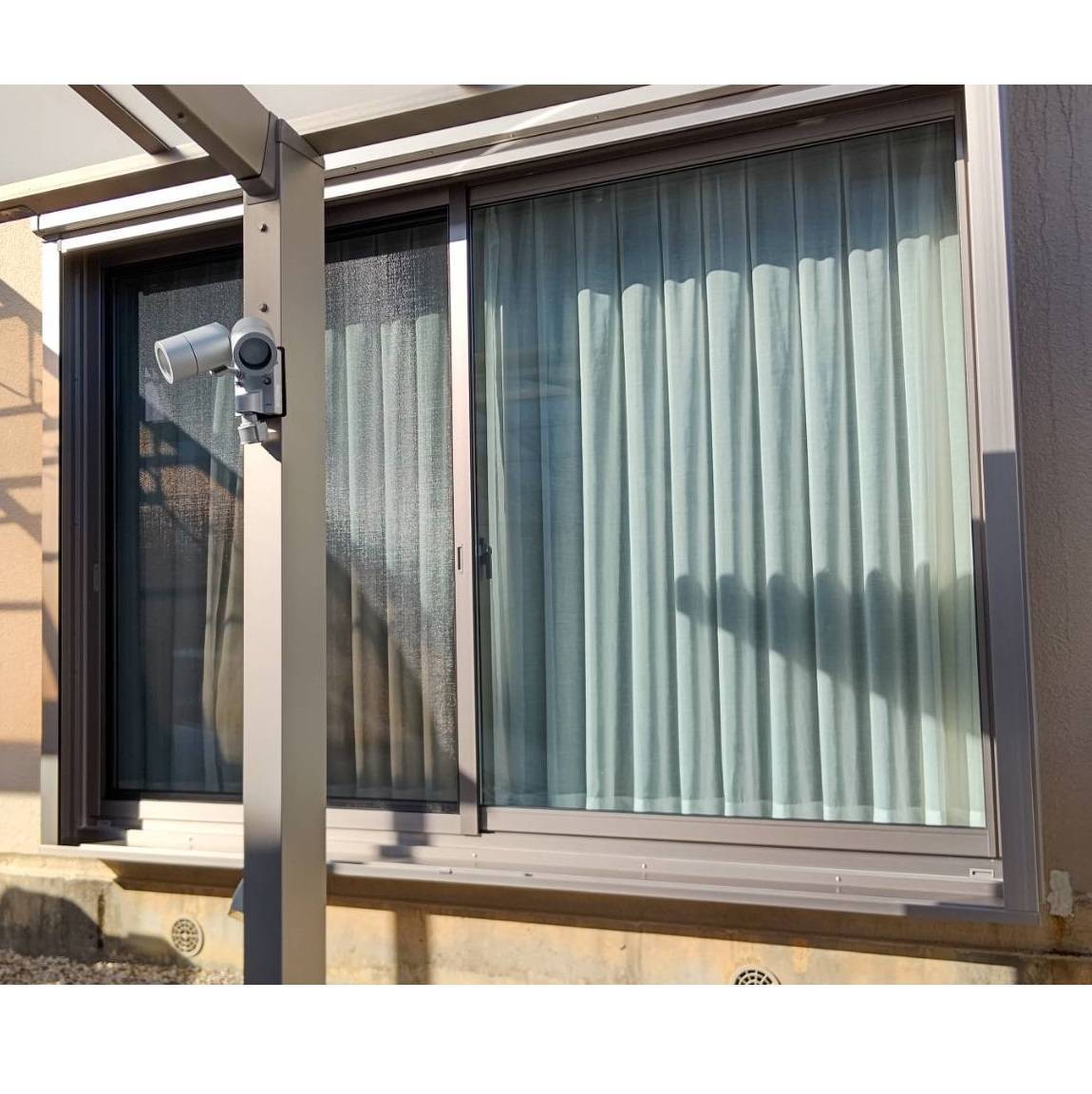窓工房テラムラの古い雨戸付きサッシをシャッター付きの断熱サッシに交換したいの施工後の写真1