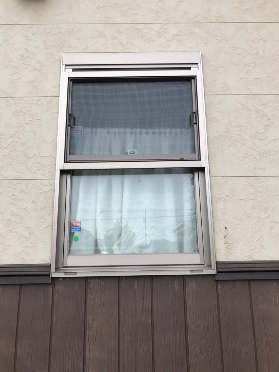 窓工房テラムラの換気や採光が出来る目隠しを付けたいの施工前の写真1