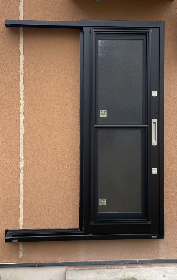 窓工房テラムラの勝手口のドアを引戸に交換したいの施工後の写真1