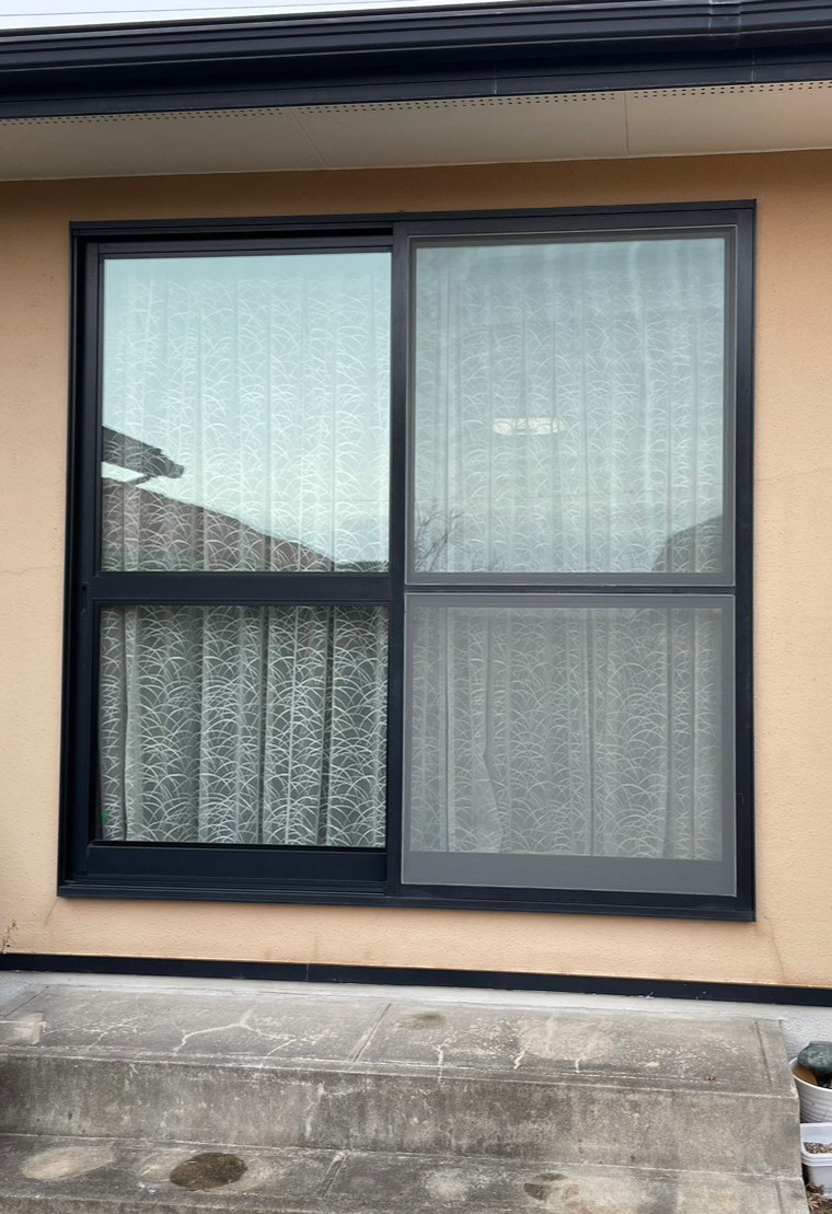 窓工房テラムラのシャッターで窓に台風対策をしたいの施工前の写真1