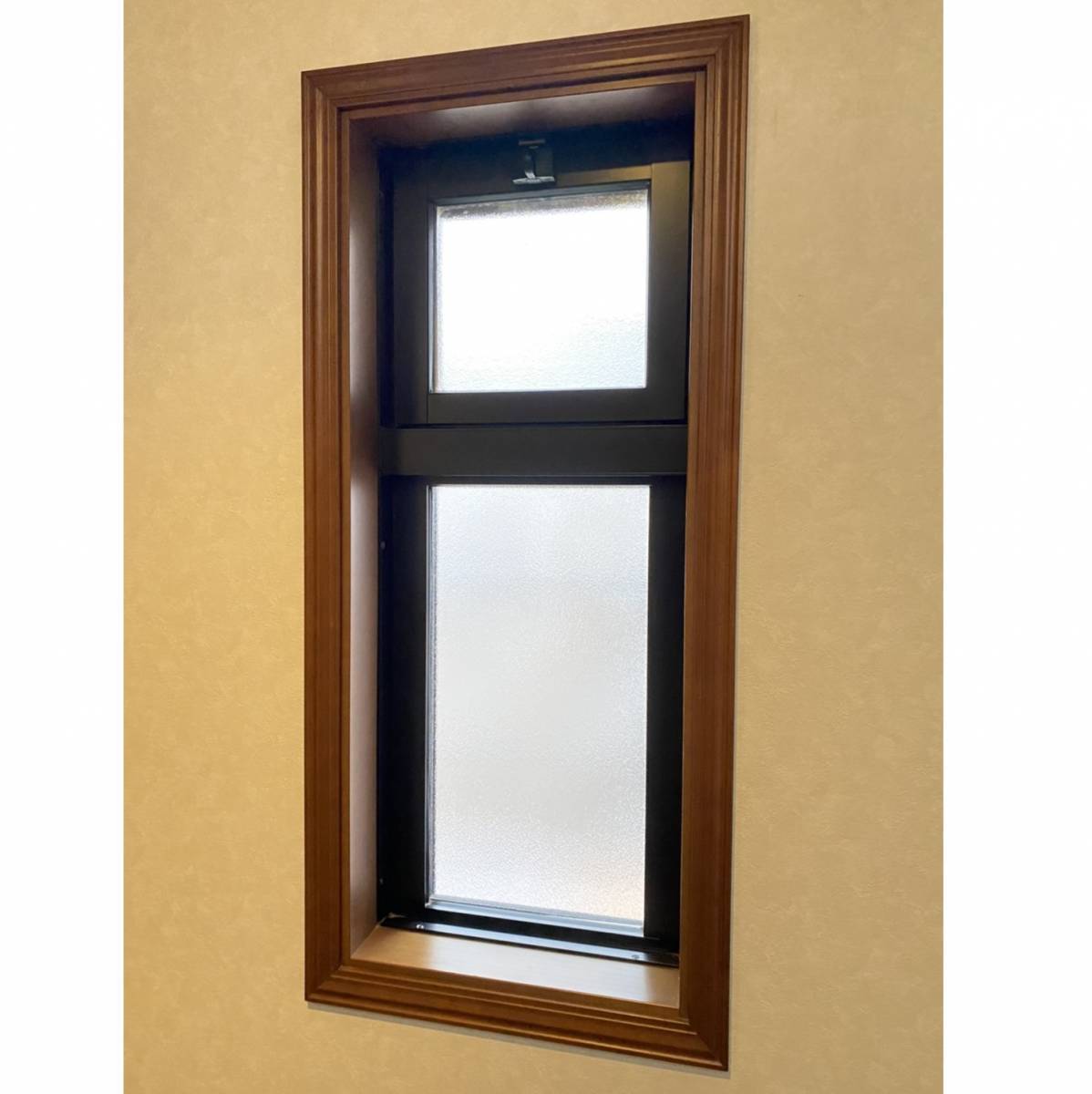 窓工房テラムラの窓際が寒いので断熱サッシに交換したい。できれば窓の構成も変更したいです。の施工前の写真1