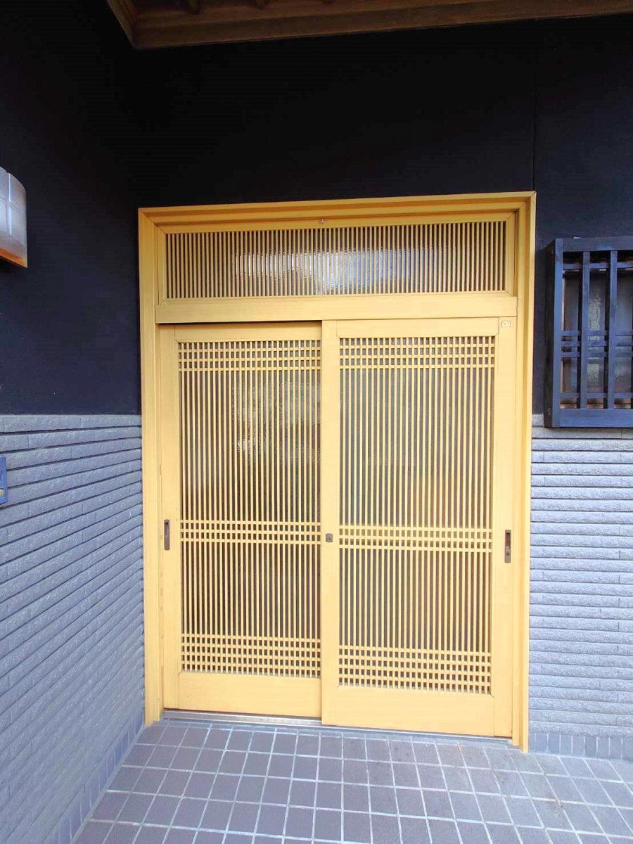 窓工房テラムラの古い玄関引戸を交換したいの施工前の写真1