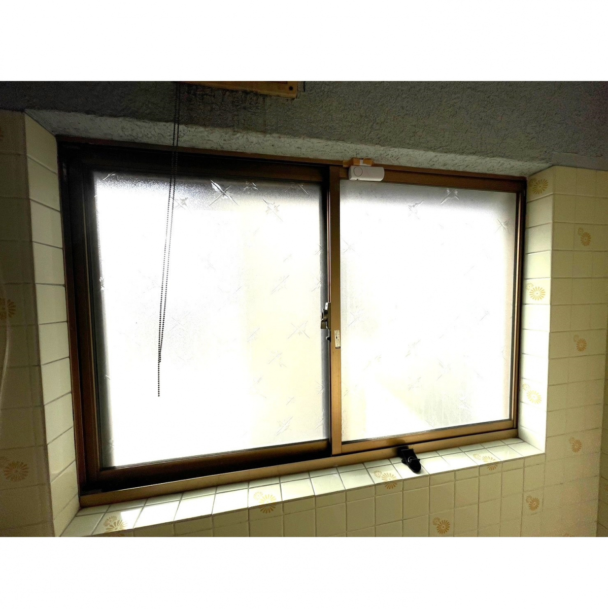 窓工房テラムラの古くて寒い浴室窓を交換したいの施工前の写真1