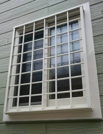 窓工房テラムラの一日で寒いガラスルーバー窓をリフォームしたい施工事例写真1