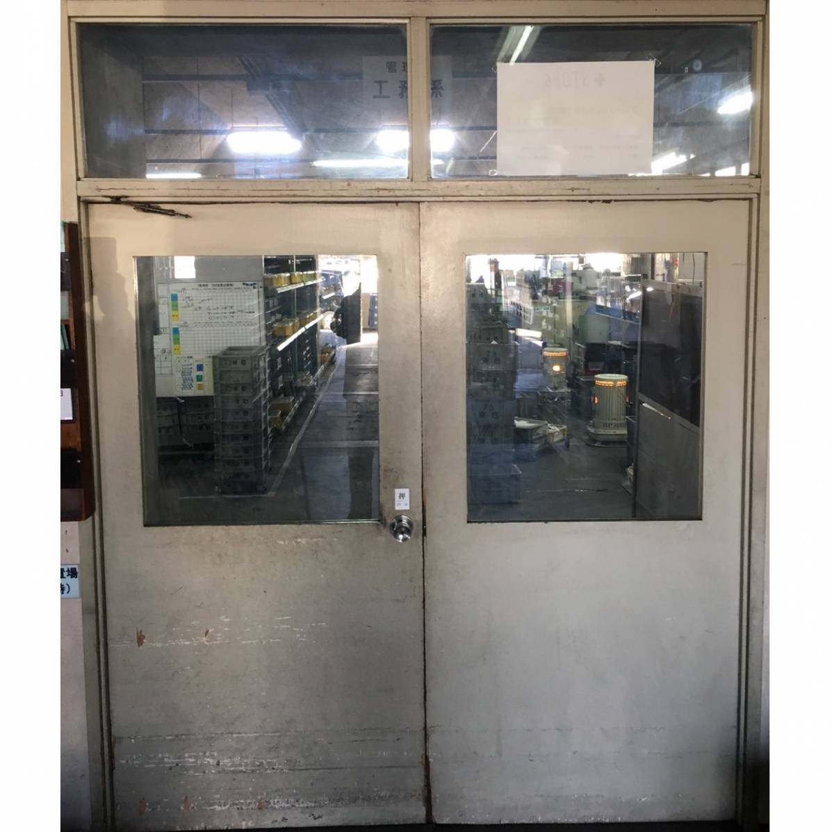 窓工房テラムラのパレット幅に合わせてドアを替えたいの施工前の写真1