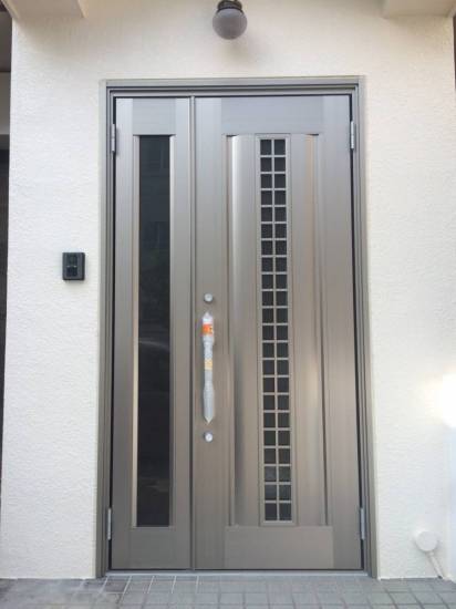 窓工房テラムラのコンクリート造のドアを替えたい施工事例写真1