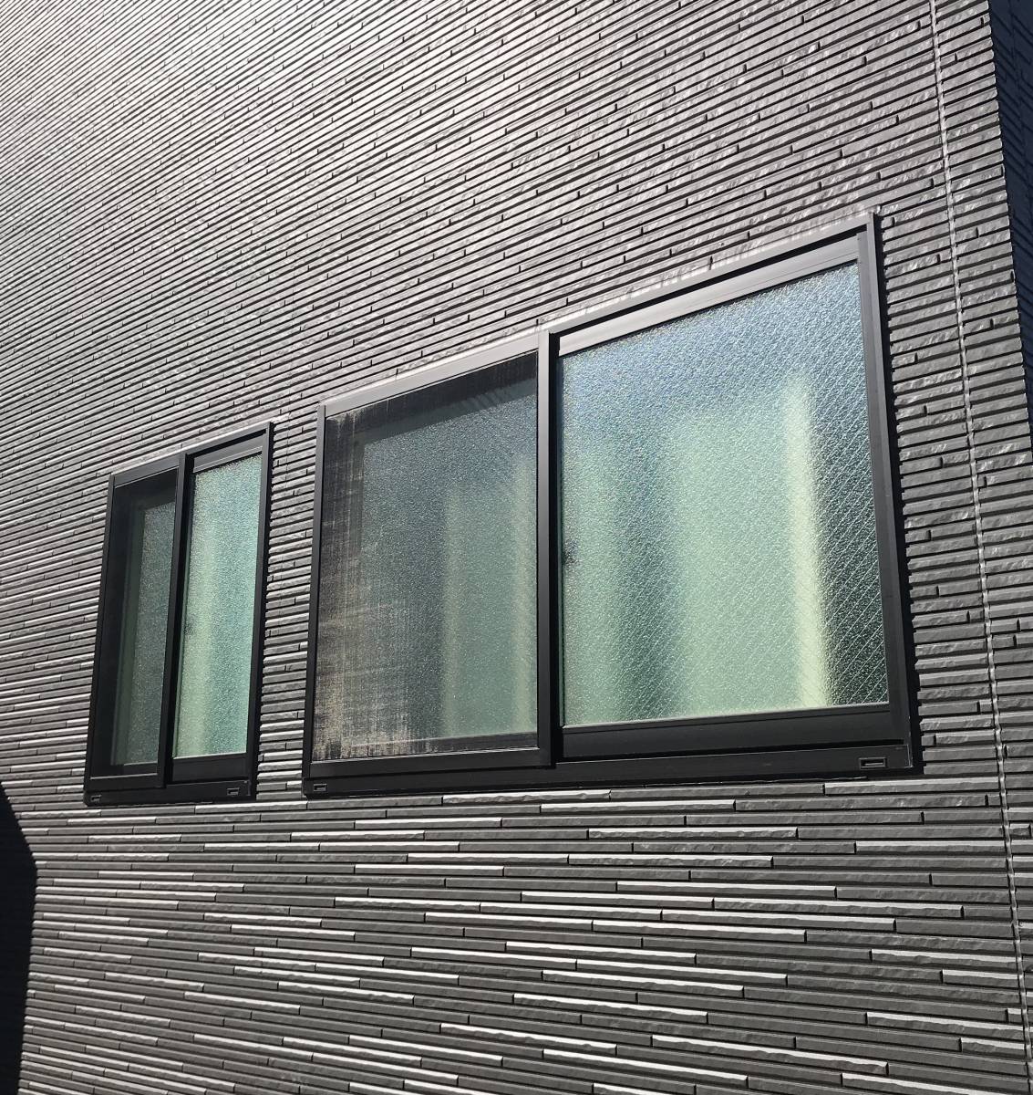 窓工房テラムラの防犯性と機能性を備えた面格子の施工前の写真1