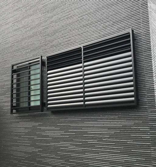 窓工房テラムラの防犯性と機能性を備えた面格子施工事例写真1
