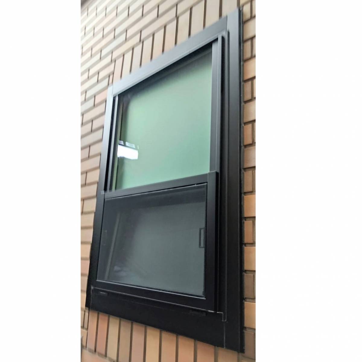 窓工房テラムラの窓に防犯対策をしたいの施工前の写真1