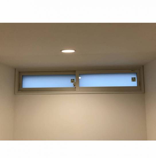 窓工房テラムラの階段上部の窓からの冷気を何とかしたい施工事例写真1