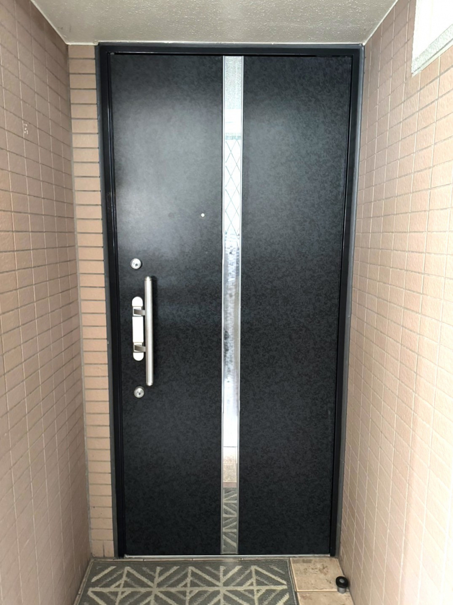 窓工房テラムラの古いマンションドアを交換したいの施工前の写真1