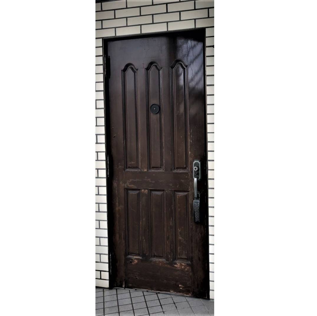窓工房テラムラの光の採り入れられる玄関ドアに交換したいの施工前の写真1