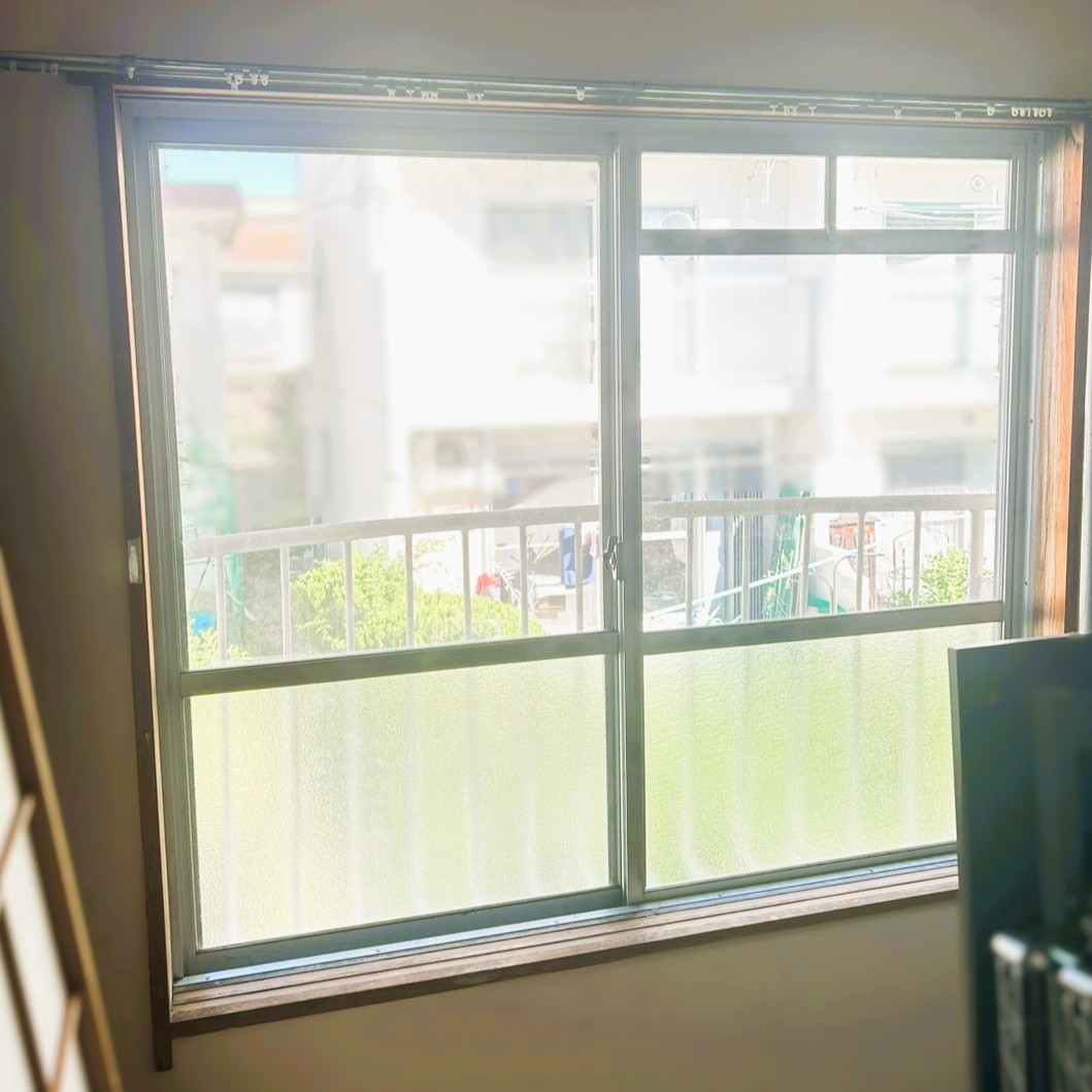 窓工房テラムラの寒さが気になる和室の窓に断熱リフォームしたい｜愛知県春日井市でLIXILインプラス施工事例の施工前の写真1