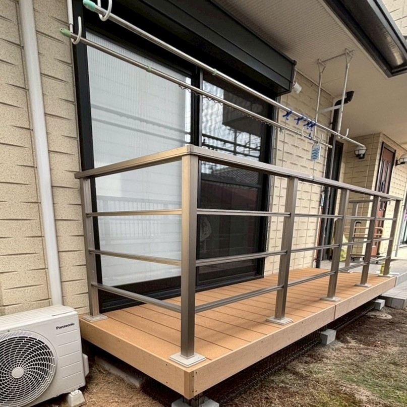 窓工房テラムラの窓の外にデッキを付けたい｜愛知県春日井市でLIXIL樹ら楽ステージ施工事例の施工後の写真3