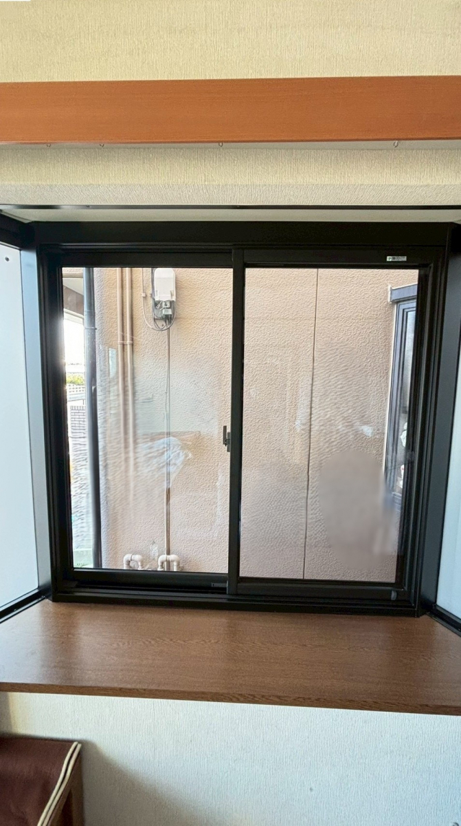 窓工房テラムラの結露がひどい出窓をリフォームしたい｜愛知県春日井市でLIXILリプラス施工事例の施工後の写真2
