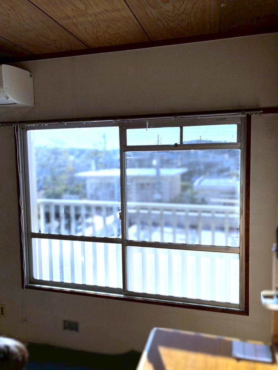窓工房テラムラの寒くて結露の気になる窓に断気対策をしたい|愛知県春日井市でLIXILインプラス施工事例の施工前の写真1