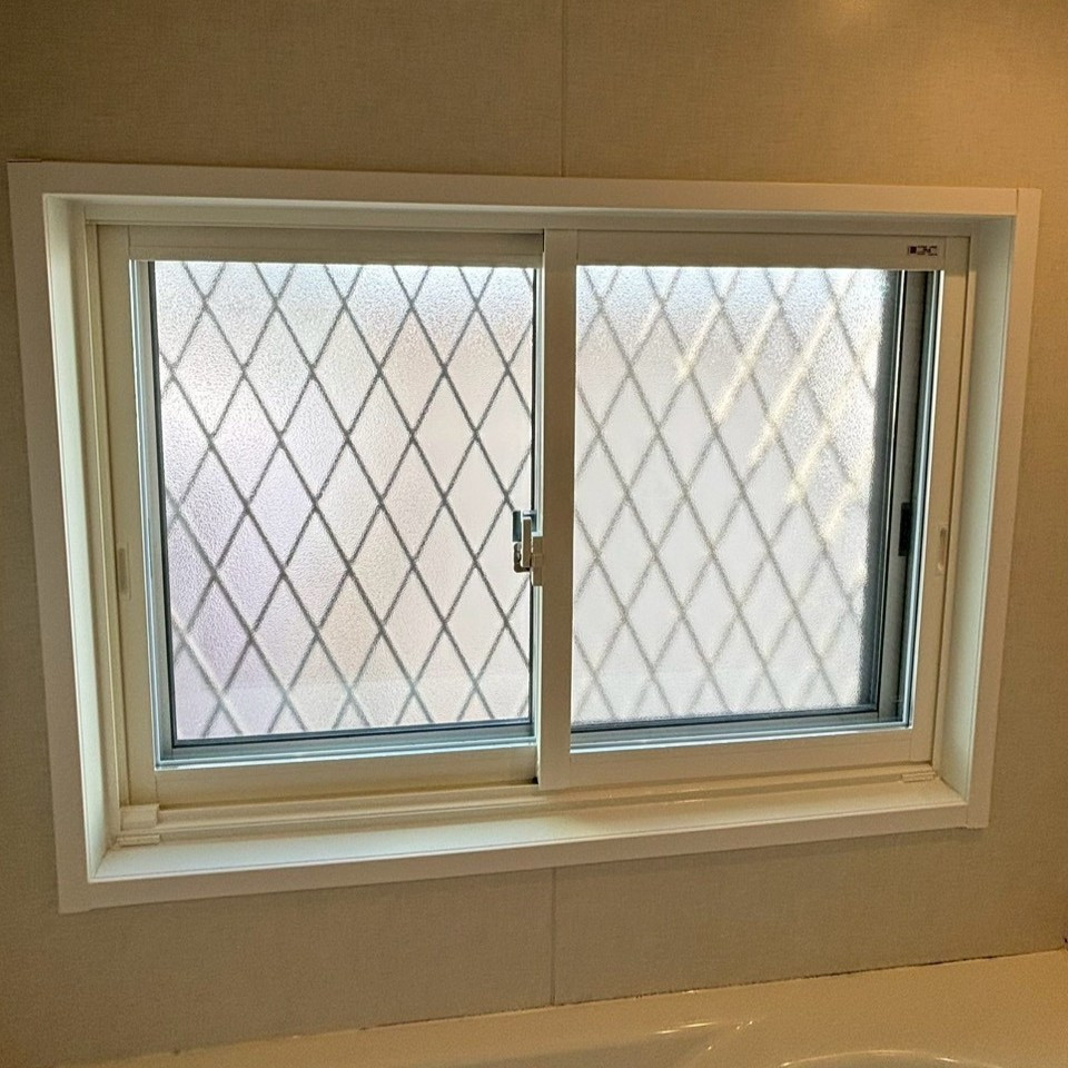 窓工房テラムラの暑さ・寒さが気になるお風呂の窓を断熱したい｜愛知県春日井市でLIXILインプラス施工事例の施工後の写真1