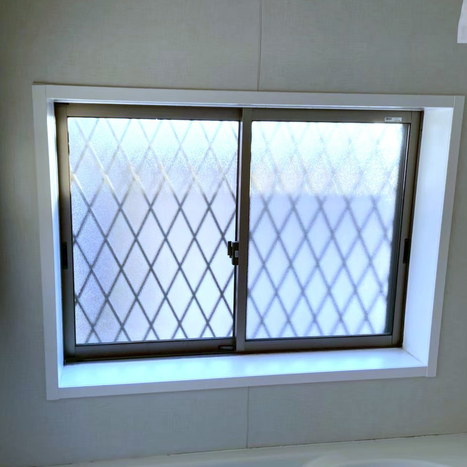 窓工房テラムラの暑さ・寒さが気になるお風呂の窓を断熱したい｜愛知県春日井市でLIXILインプラス施工事例の施工前の写真1