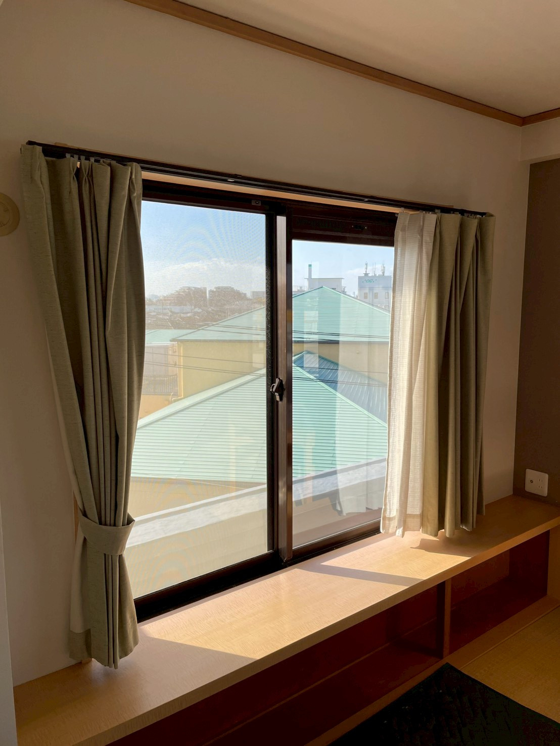 窓工房テラムラの窓から冷気が入ってお部屋が寒い|愛知県春日井市でLIXILインプラス施工事例の施工前の写真1