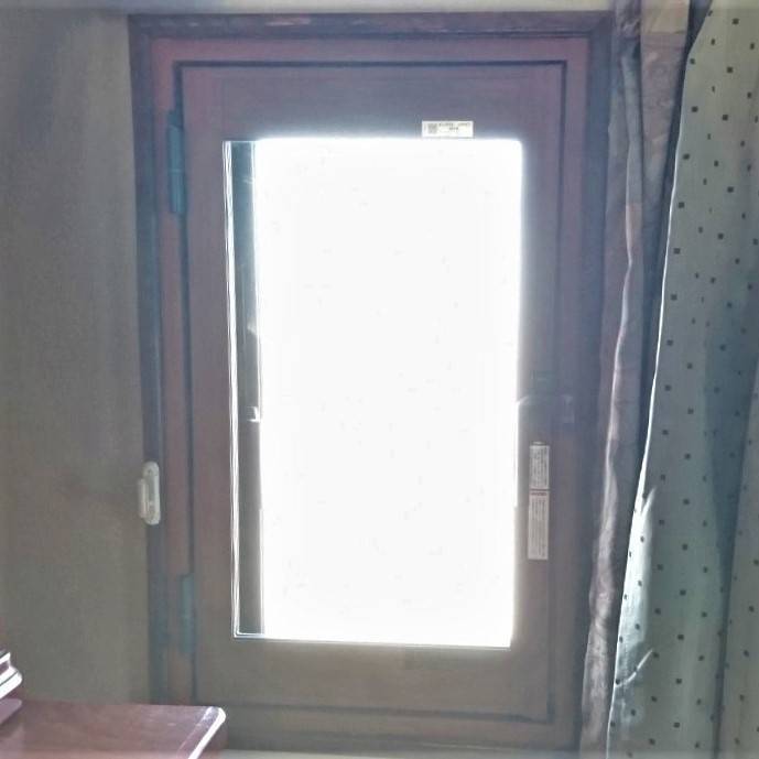 窓工房テラムラの開き窓の近くが寒いので何とかしたいの施工後の写真1