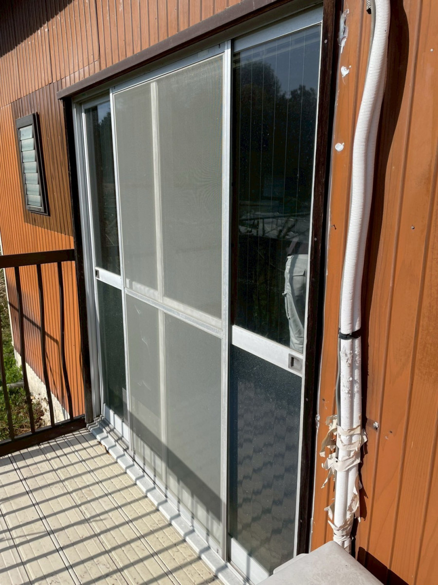 窓工房テラムラの築30年 窓が重たく動かしにくい｜愛知県春日井市でLIXILリプラス施工事例の施工前の写真1