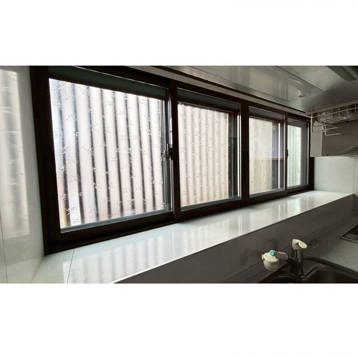 窓工房テラムラのキッチンが寒く、窓から冷気を感じる｜愛知県春日井市でLIXILインプラス施工事例の施工後の写真1