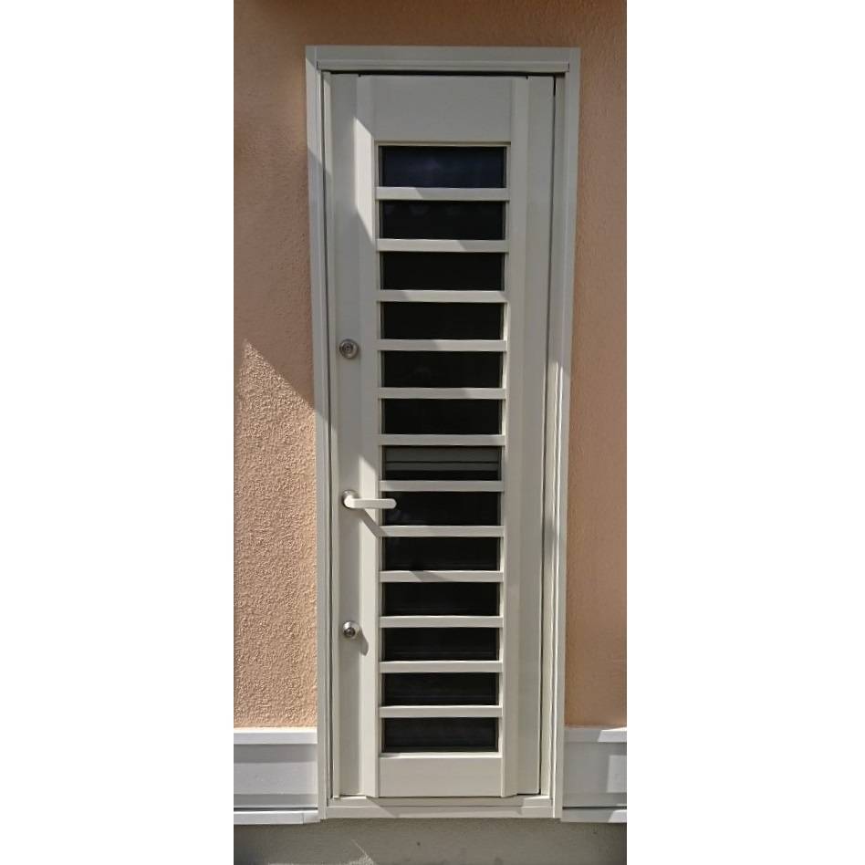 窓工房テラムラの勝手口を採風のできる断熱タイプの勝手口ドアにしたいの施工後の写真1
