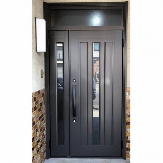 窓工房テラムラのとても古い木製の玄関ドアをアルミ製に交換したい施工事例写真1