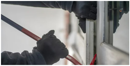 マドプラス+の防犯対策にも!断熱仕様の勝手口ドアへ交換の施工事例詳細写真3