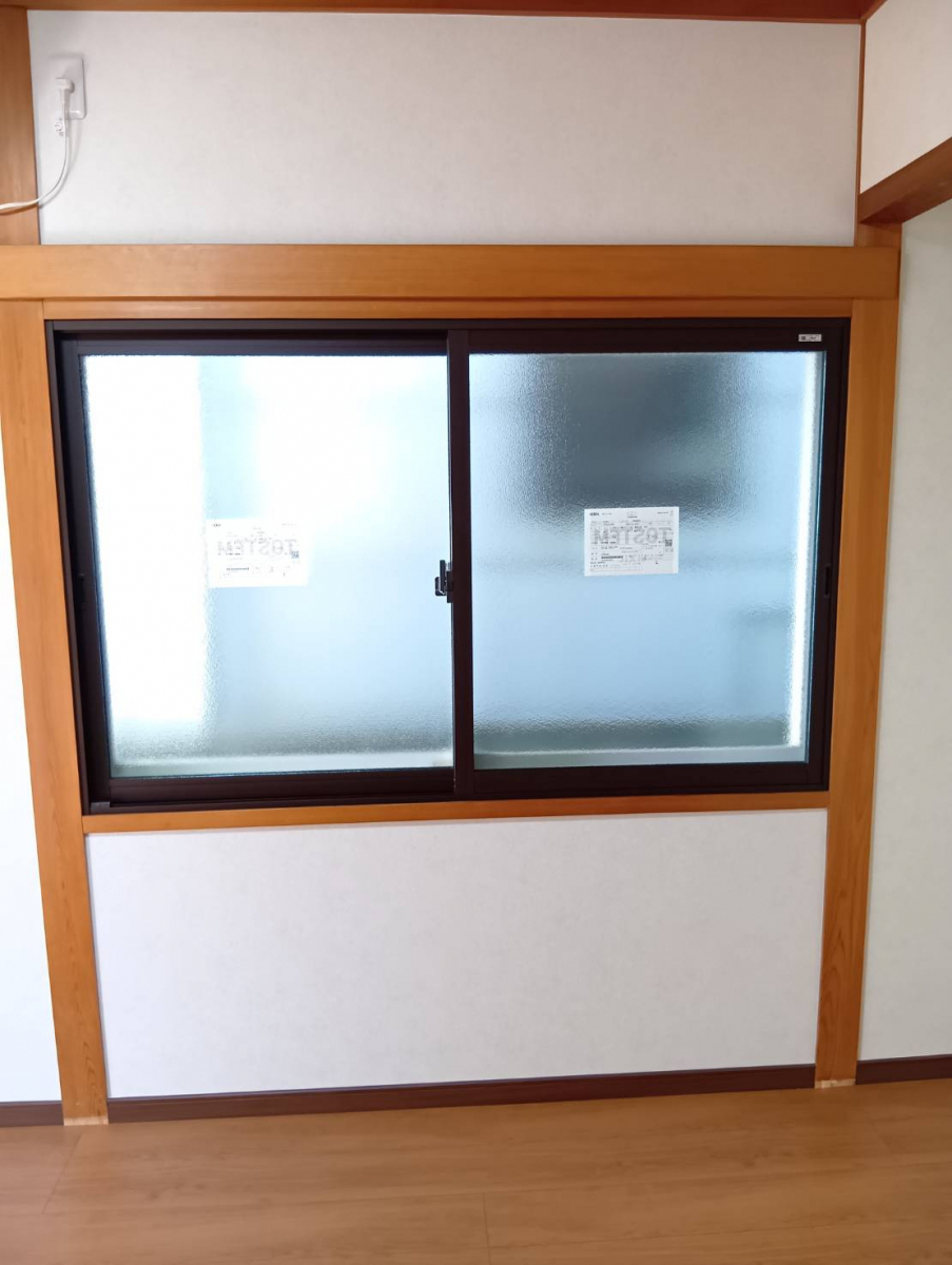 マドプラス＋の内窓導入で冬の寒さが和らぐ和室リフォームの施工後の写真1