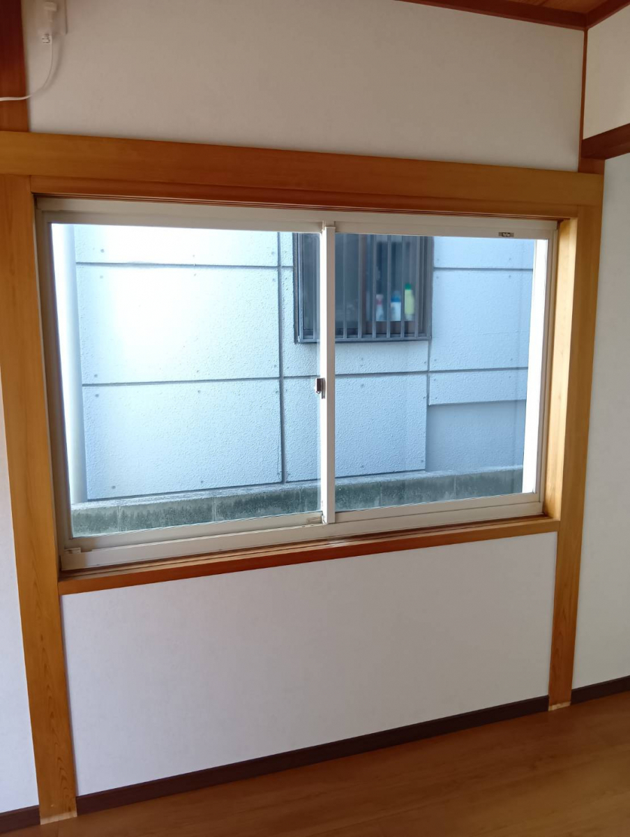 マドプラス＋の内窓導入で冬の寒さが和らぐ和室リフォームの施工前の写真1