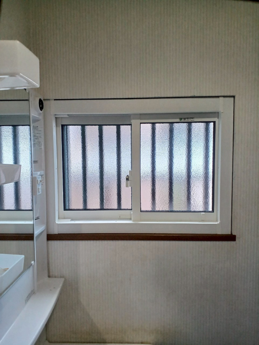 マドプラス＋の窓リフォームで築40年のお住まいを快適に！悩みの寒さと結露も解決！の施工後の写真1